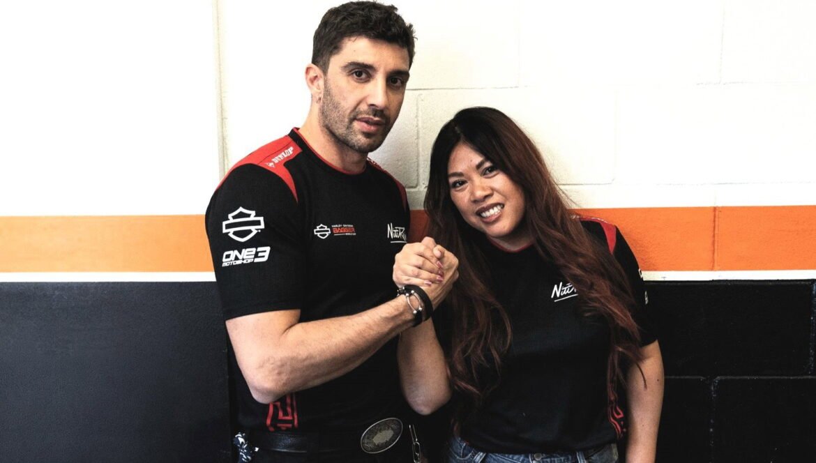 Andrea Iannone testa a Harley-Davidson antes da estreia dos Baggers no MotoGP da Itália.
