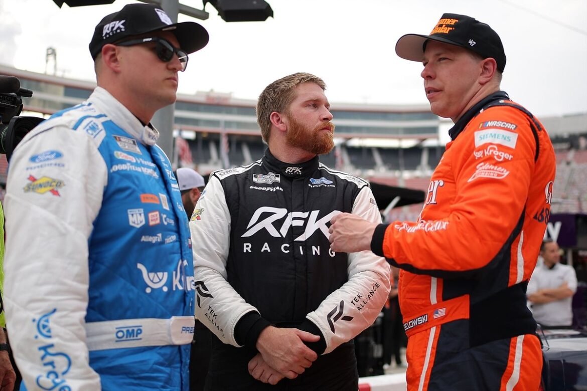 Brad Keselowski afirma que há 'vários caminhos' para a terceira equipe enquanto busca uma charter