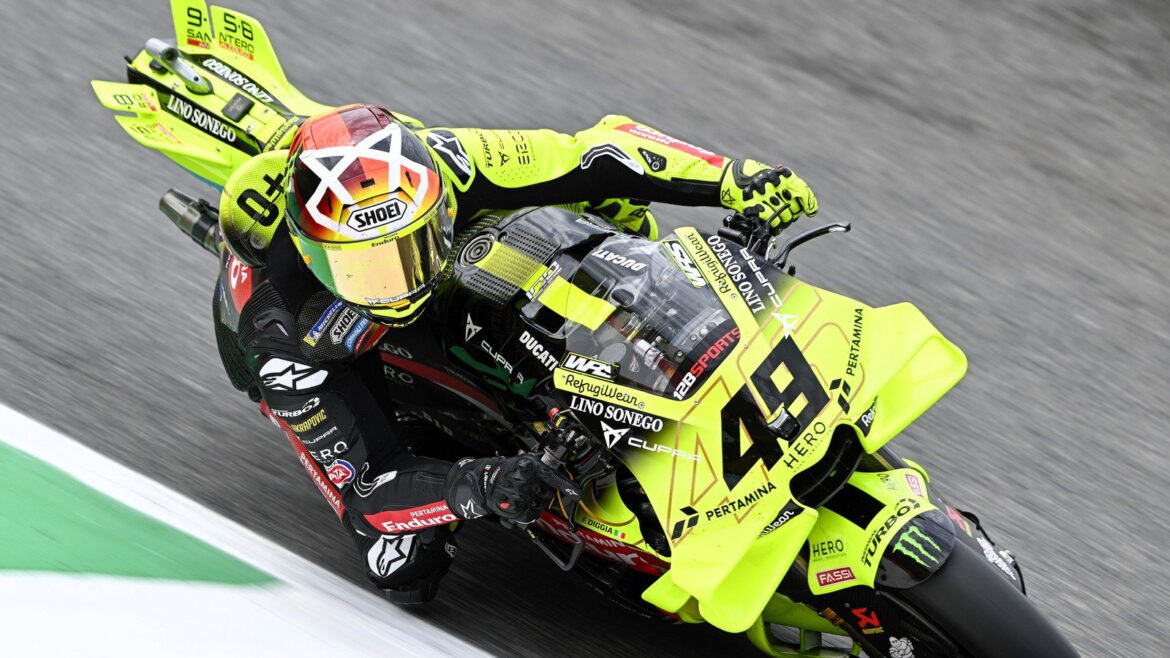 Fabio Di Giannantonio lidera o Q1 do MotoGP em Mugello, enquanto Marc Marquez fica em 15º lugar.