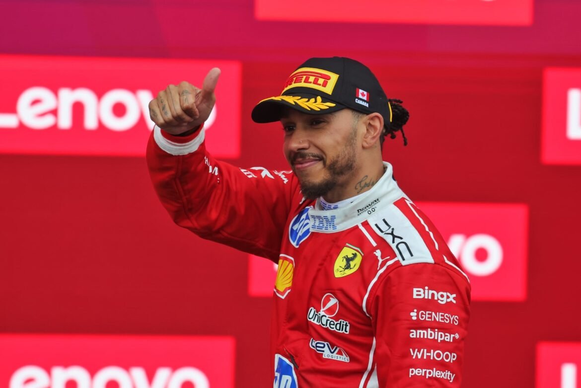 Hamilton fica emocionado com a conquista do Arsenal na Premier League.