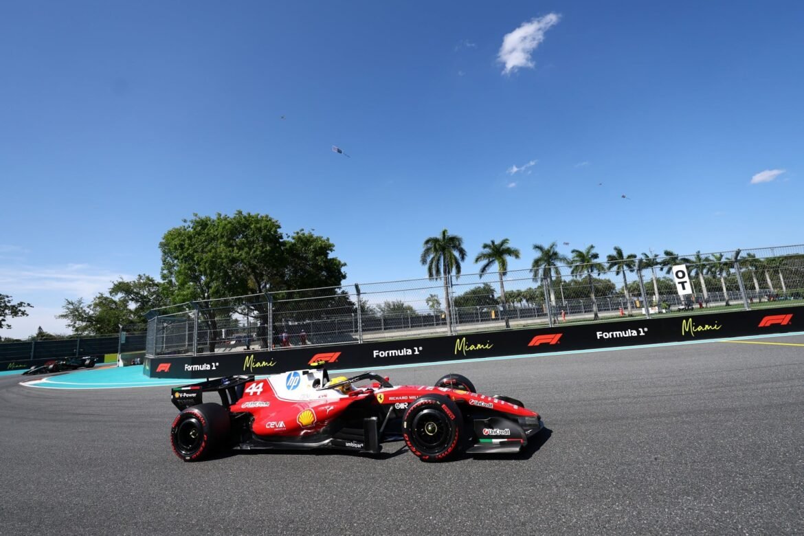 Hamilton relata solicitação à Pirelli após teste 'difícil' em Fiorano.