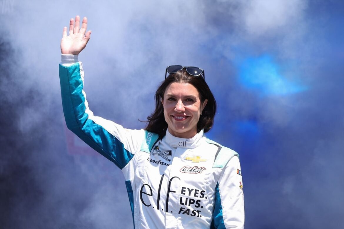 Katherine Legge retornará à NASCAR Cup em Watkins Glen