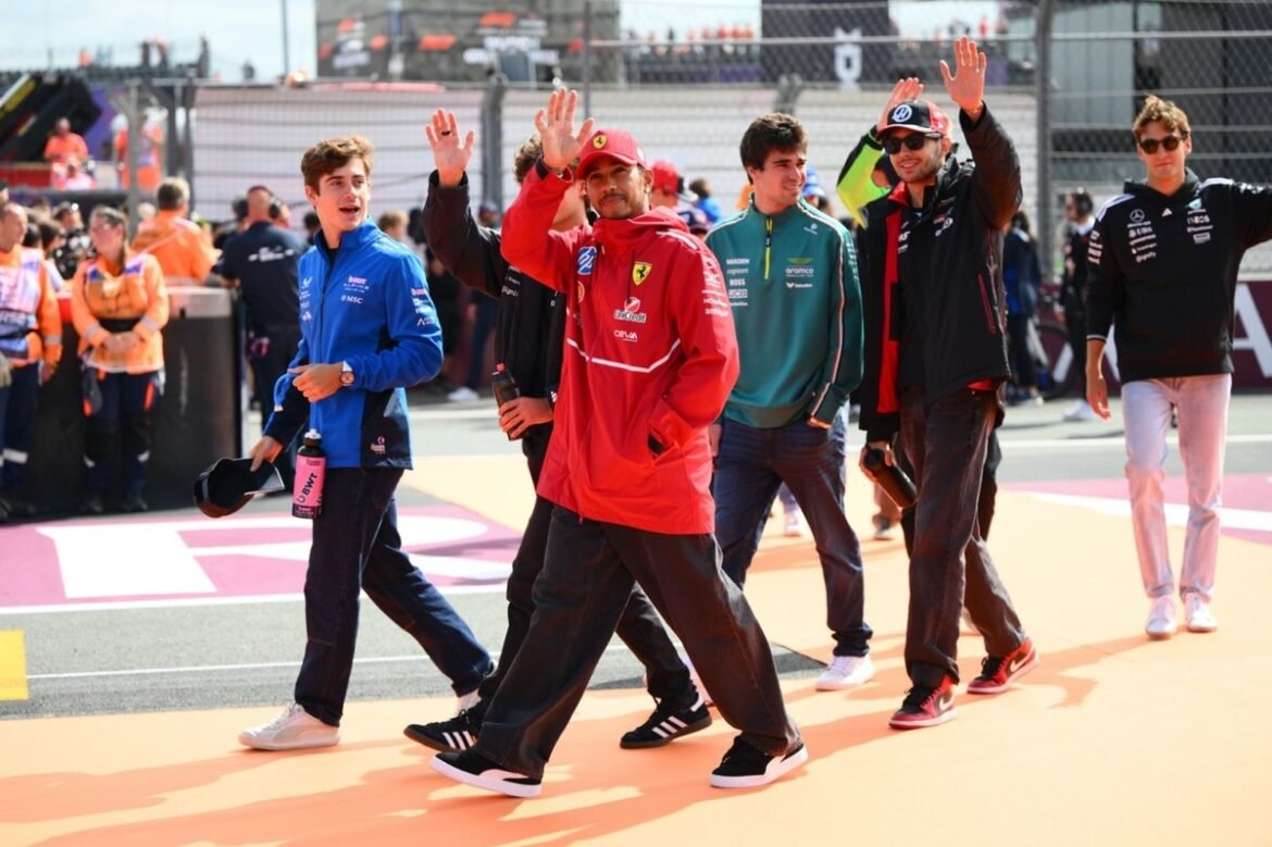 Lewis Hamilton e Franco Colapinto compartilham momento “adorável” após contato no GP de Miami: “Bom espírito esportivo”