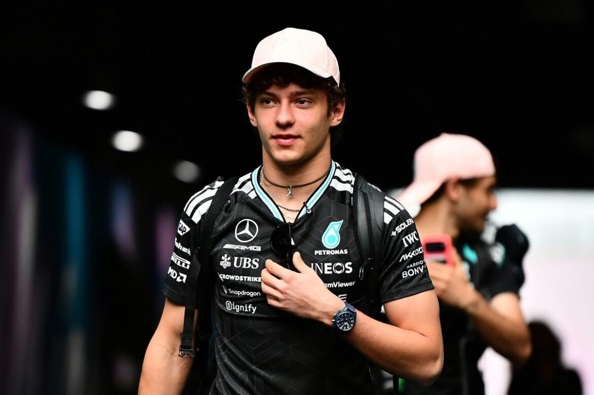 Lionel Messi parabeniza Kimi Antonelli após vitória no GP de Miami