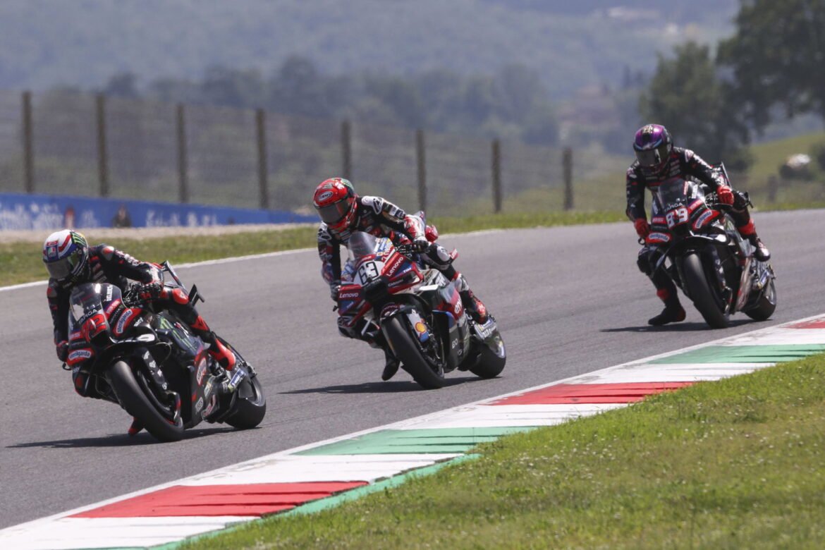 Marco Bezzecchi conquista o MotoGP de Mugello enquanto a Aprilia dá um golpe devastador na Ducati.