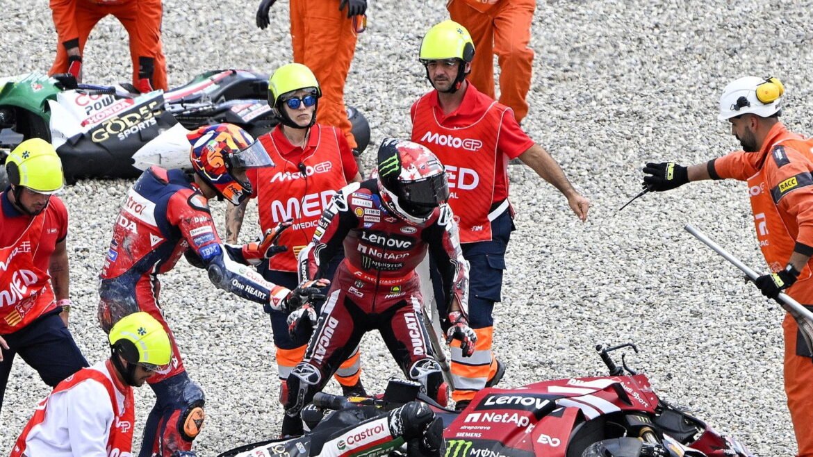 Pecco Bagnaia expressa preocupação com lesão após MotoGP da Catalunha: “Algo não está certo”