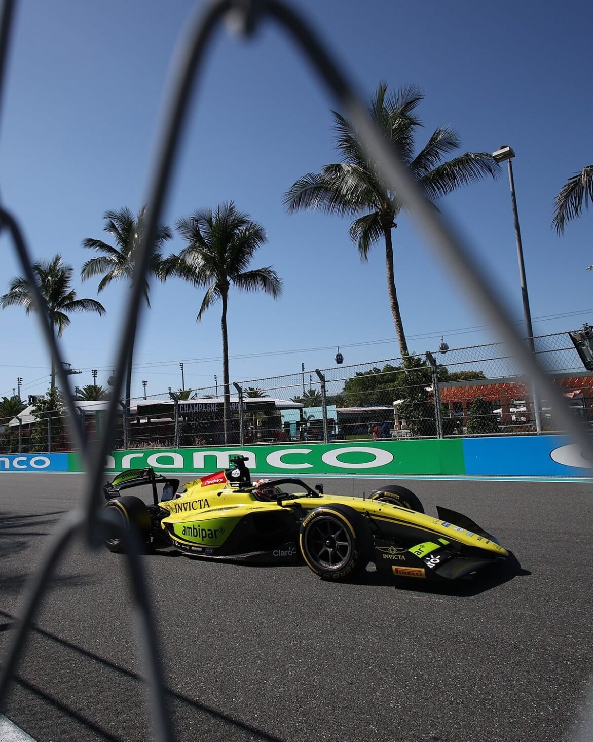 Rafael Câmara inicia a corrida principal em Miami a partir da primeira fila.