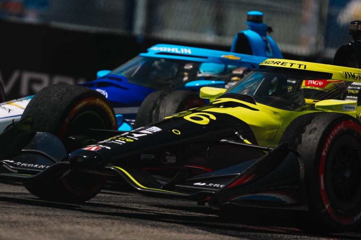 Scott McLaughlin afirma que Will Power "não me deixou escolha" após o contato que encerrou suas chances de pódio em Detroit.