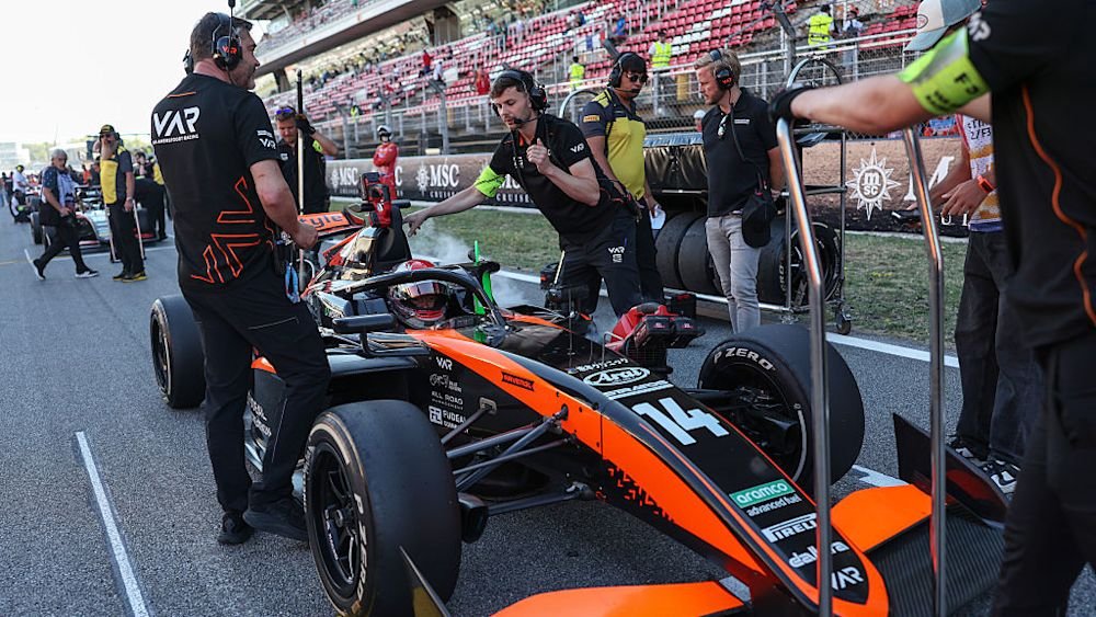 Yamakoshi subiu ao pódio em Barcelona enquanto a VAR impressionou com todos os três pilotos na Espanha