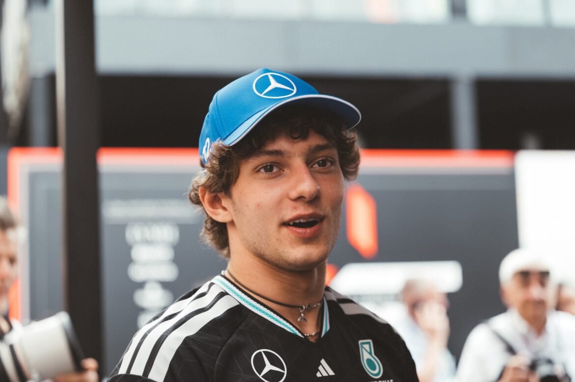 Antonelli considera Hamilton uma ameaça crescente na luta pelo título no Brasil.