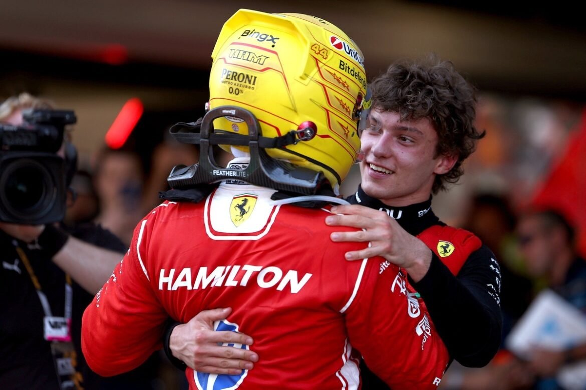 Campeonato de F1: Lewis Hamilton reduz em 25 pontos a vantagem de Kimi Antonelli.