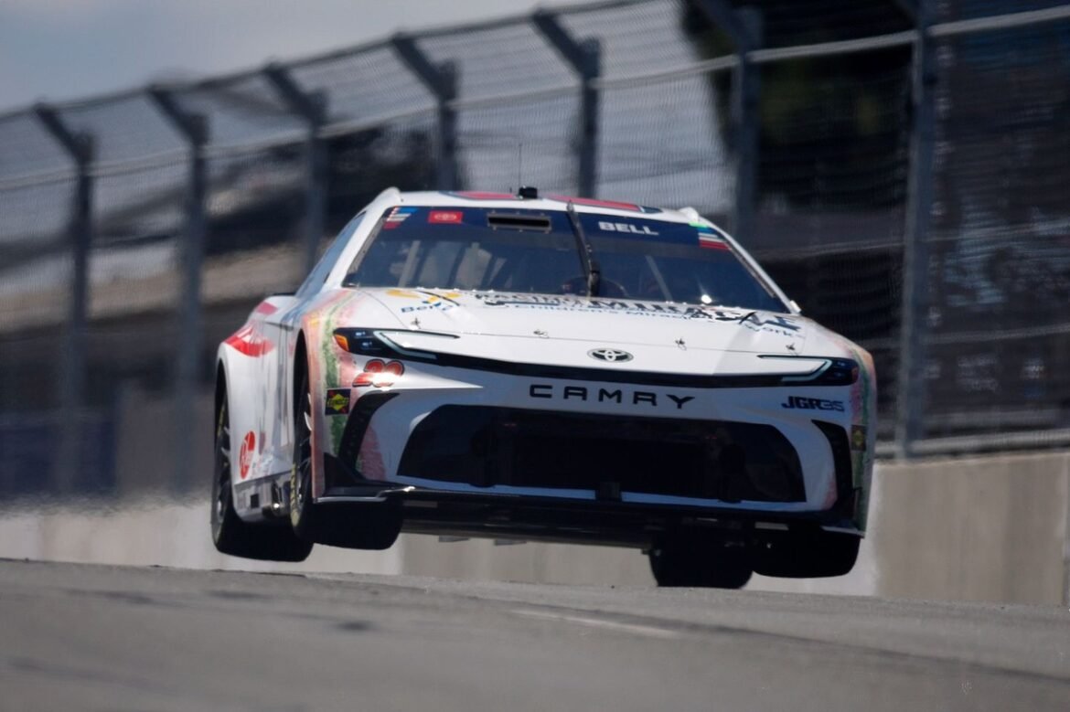 Christopher Bell é uma 'decisão de última hora' para participar da corrida de rua da NASCAR completa.