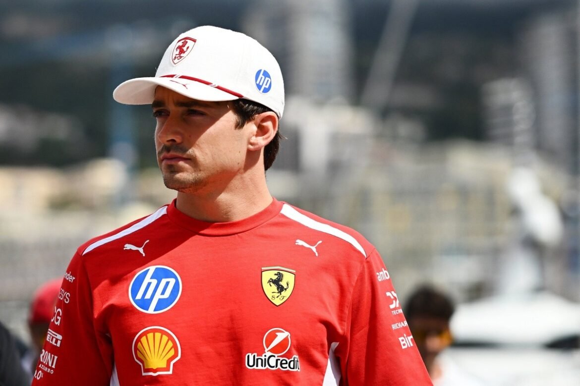 Desgosto de Charles Leclerc ao sair da corrida no GP de Mônaco após acidente