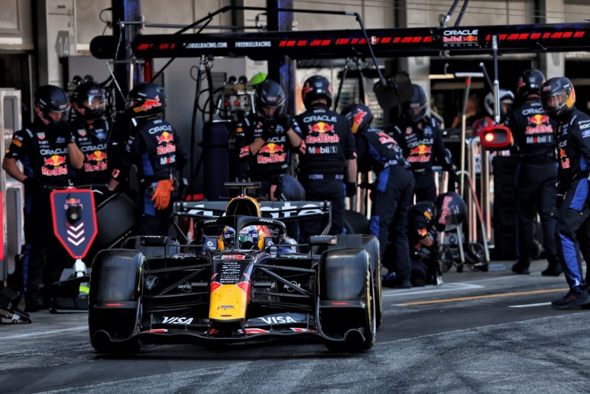 Ecclestone afirma que contrataria Verstappen "a qualquer preço"