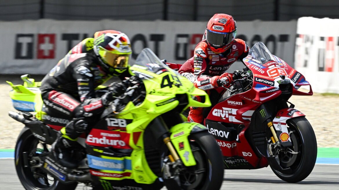 "Esqueci as regras" - Di Giannantonio comenta sobre a penalização no MotoGP de Assen na batalha com Marc Marquez