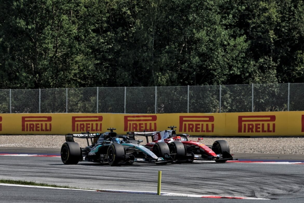 Hamilton levanta dúvidas sobre a vantagem da Mercedes nas retas.
