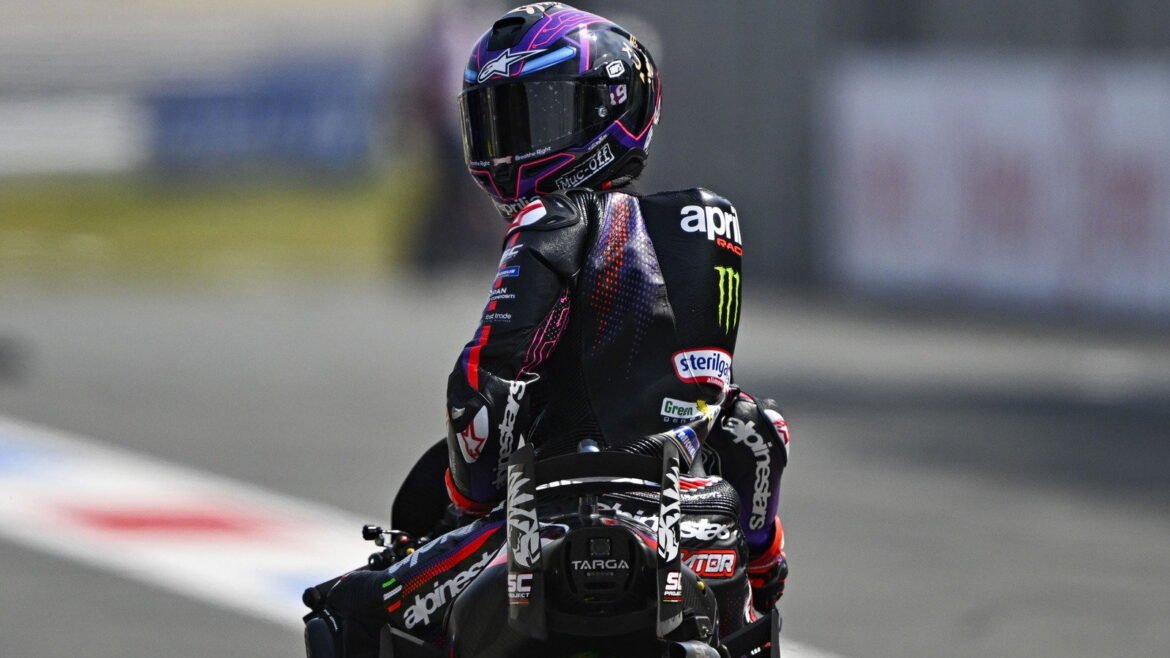 Jorge Martin comemora pole "emocionante" na MotoGP da Aprilia e evita infração de bandeira amarela.