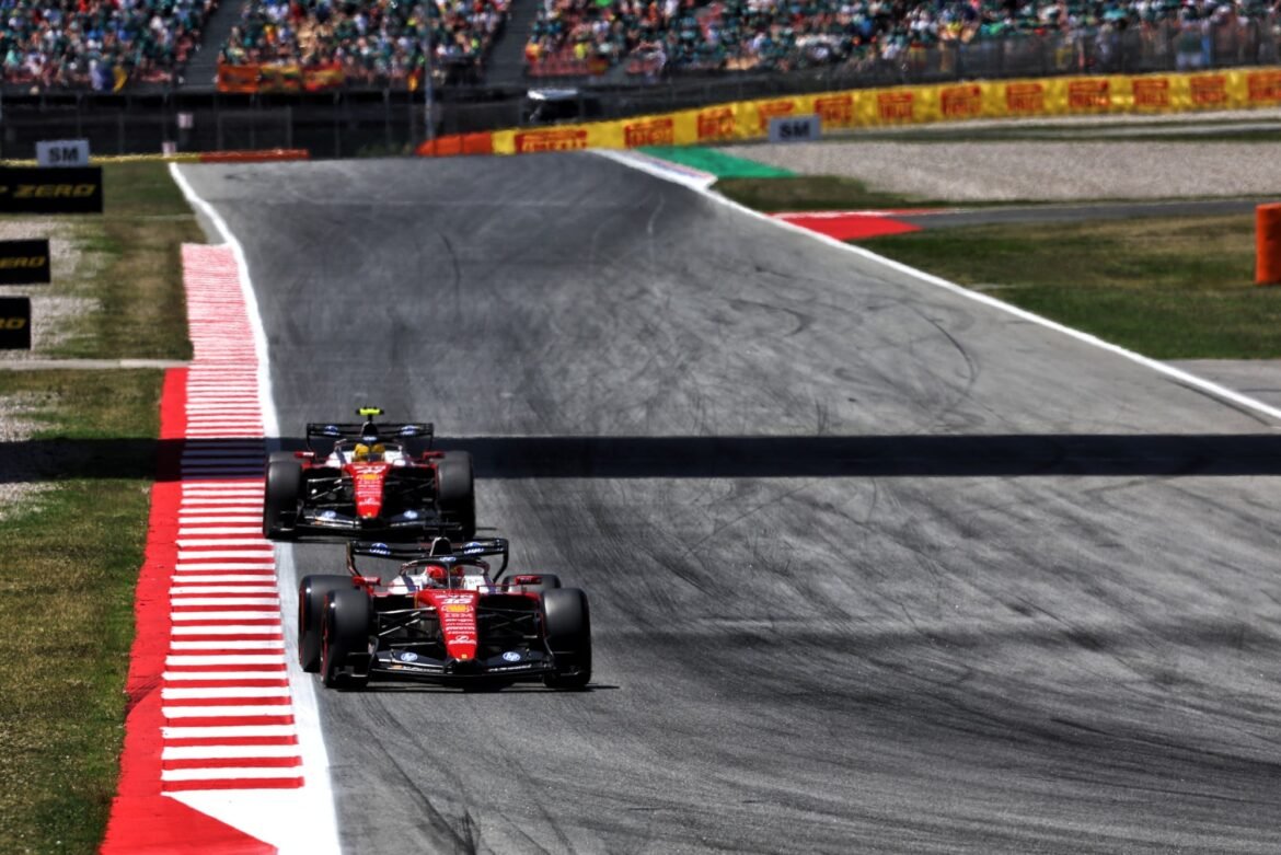 Leclerc aconselha prudência após triunfo da Ferrari.