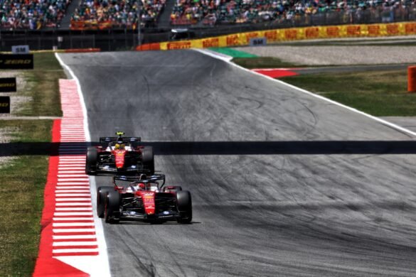 Leclerc aconselha prudência após triunfo da Ferrari.