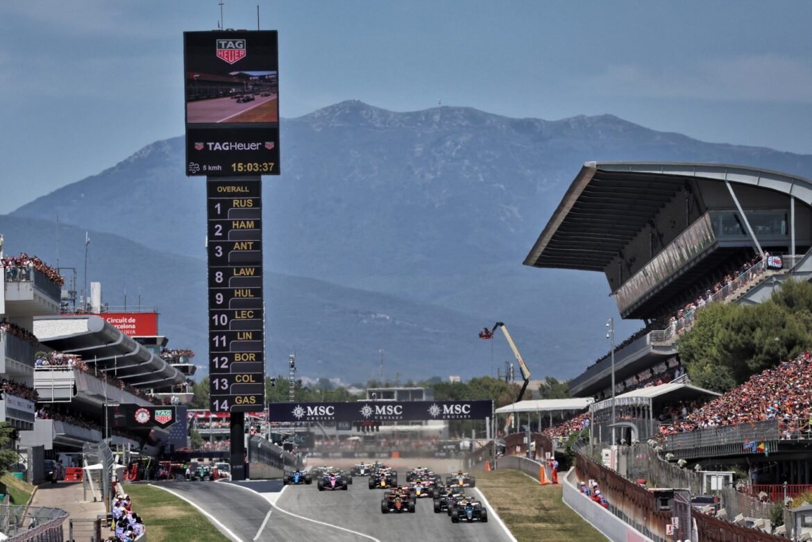 Mercedes esclarece a diminuição de desempenho de Russell no GP da Catalunha.
