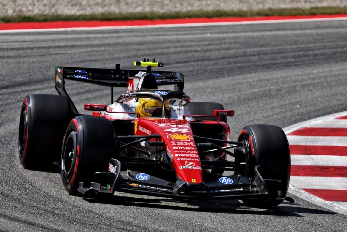Mudança nas regras fez Hamilton ressurgir na Ferrari, afirma Sainz.