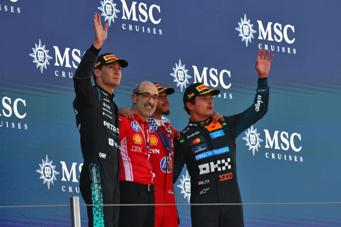 Norris comenta sobre o pódio completamente britânico em Barcelona, descrevendo-o como "muito especial e incrível".