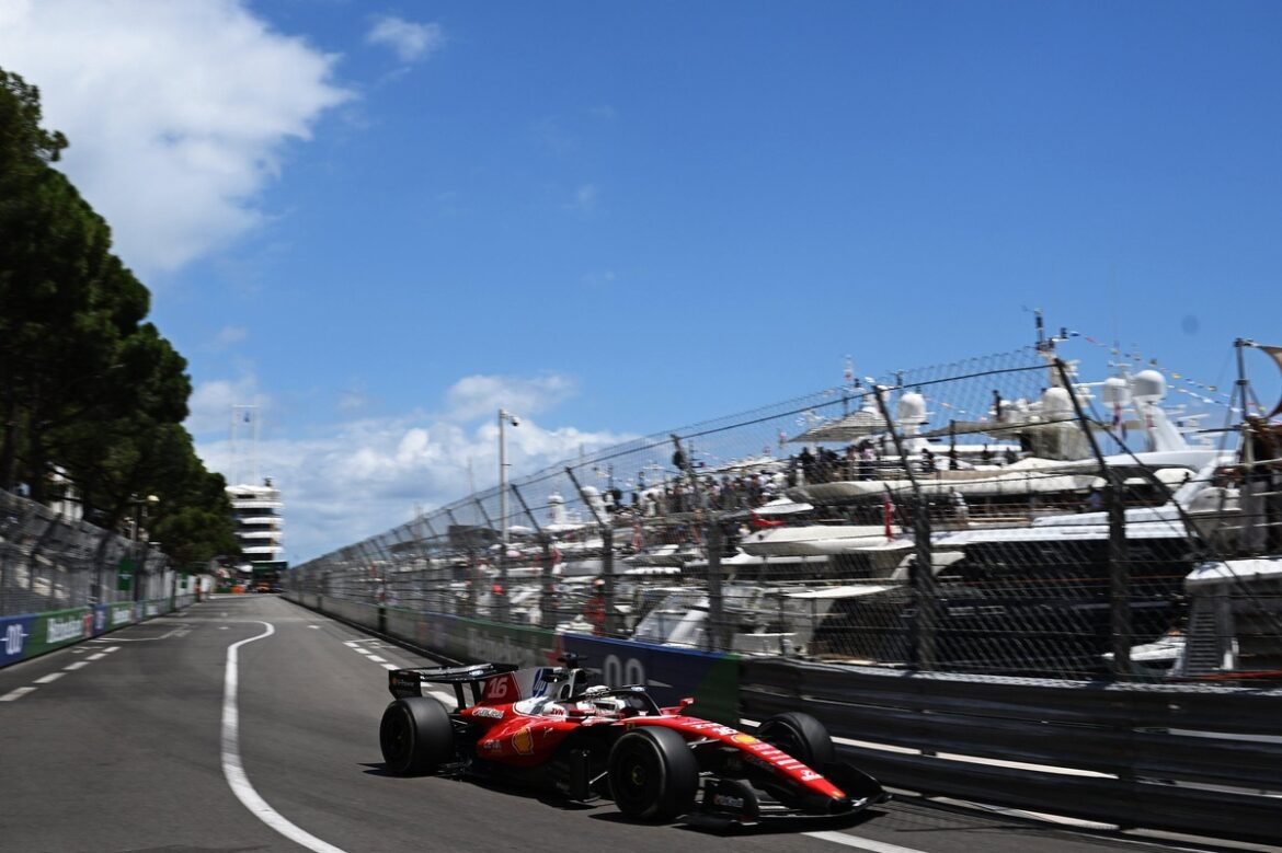 O iate de Max Verstappen se junta à marina do GP de Mônaco enquanto ela se enche de superiates impressionantes.
