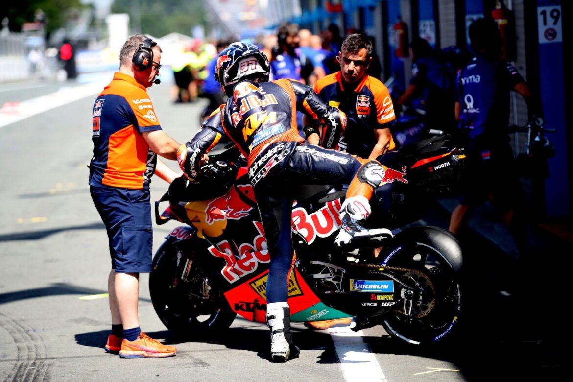 Pedro Acosta: MotoGP deve avaliar a possibilidade de reverter a proibição do dispositivo de largada