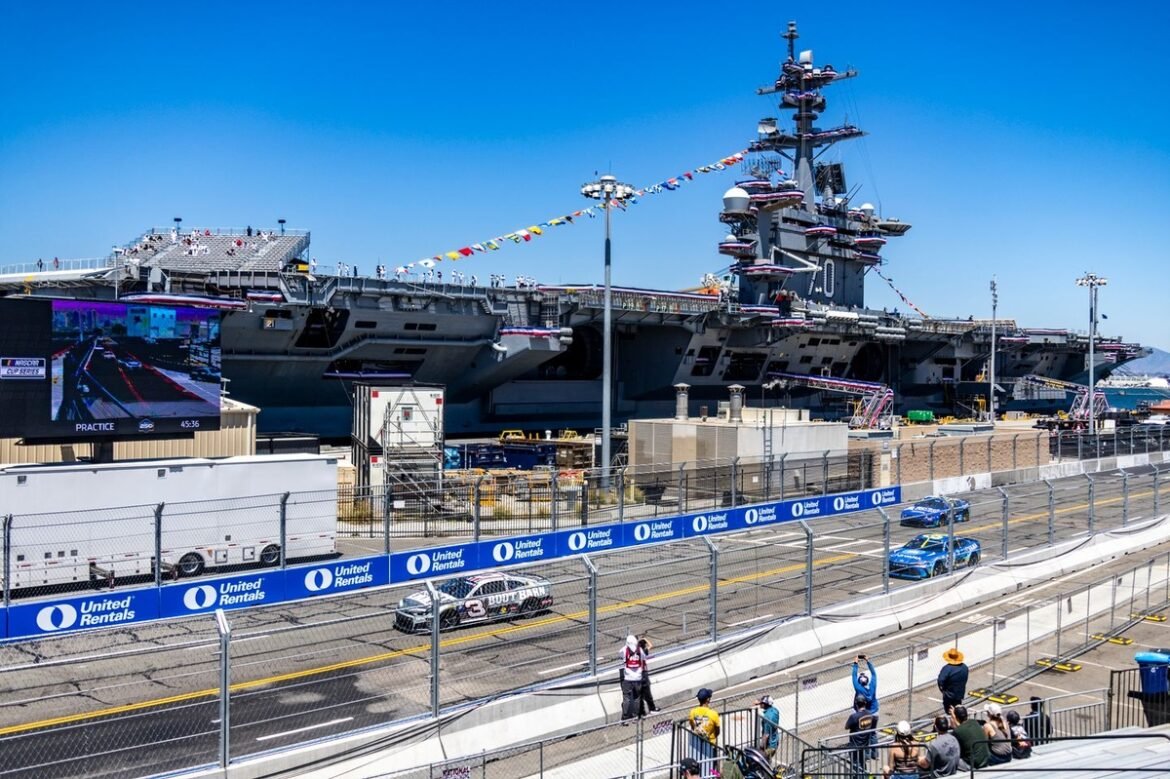 Primeiras impressões dos pilotos da NASCAR Cup sobre o percurso da rua da base naval.