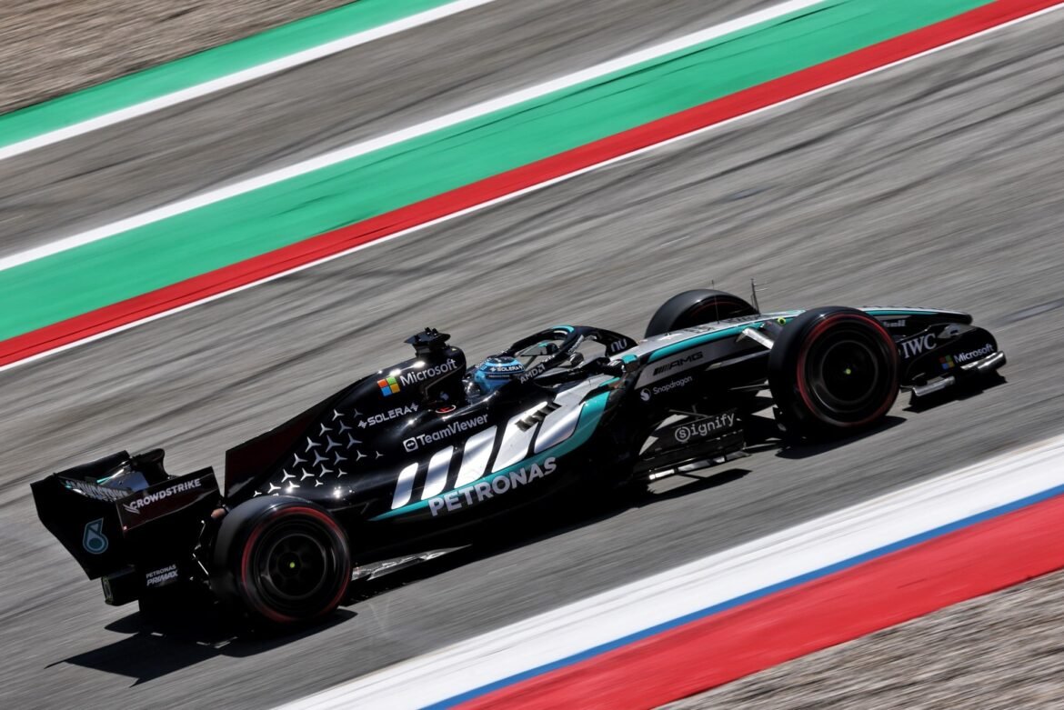 Rosberg condena a Mercedes pela escolha referente a Russell na Espanha.