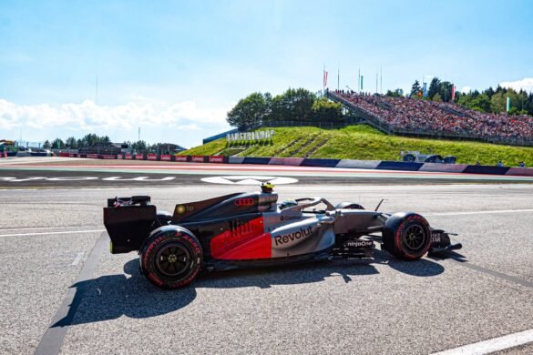 Verstappen, Red Bull e o cronograma movimentam o dia.