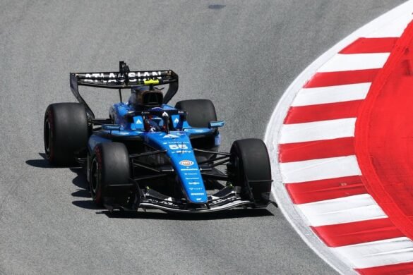 Williams F1 enfrenta atraso na correção enquanto James Vowles detalha plano de upgrades.