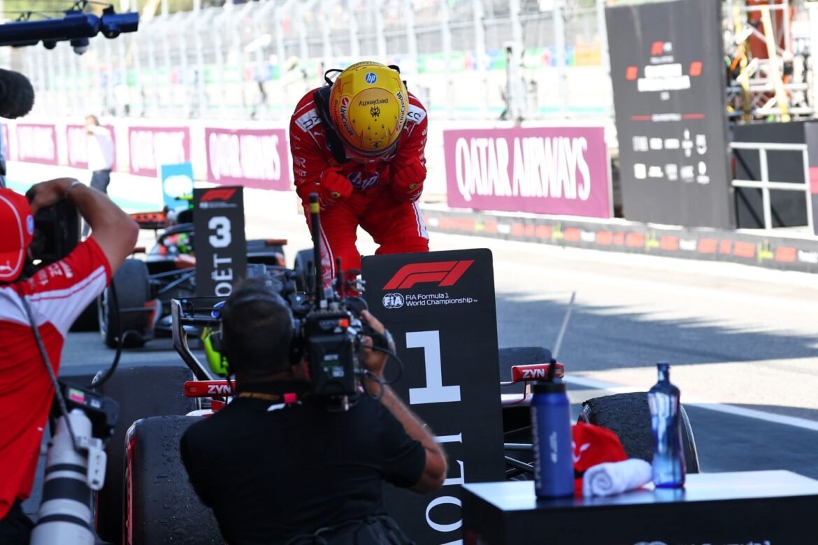 Wolff afirma que Hamilton está "totalmente" na disputa pelo título de 2026.