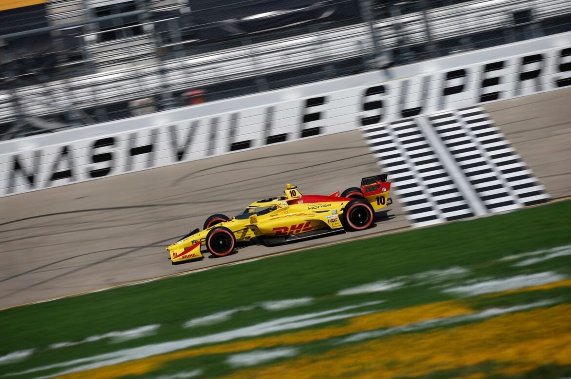 Alex Palou vence três pilotos da Penske e conquista a corrida da IndyCar em Nashville