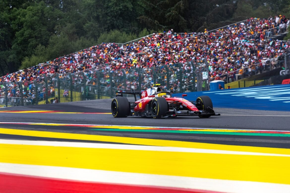 Aston Martin causa preocupação e Hamilton foca na vitória.