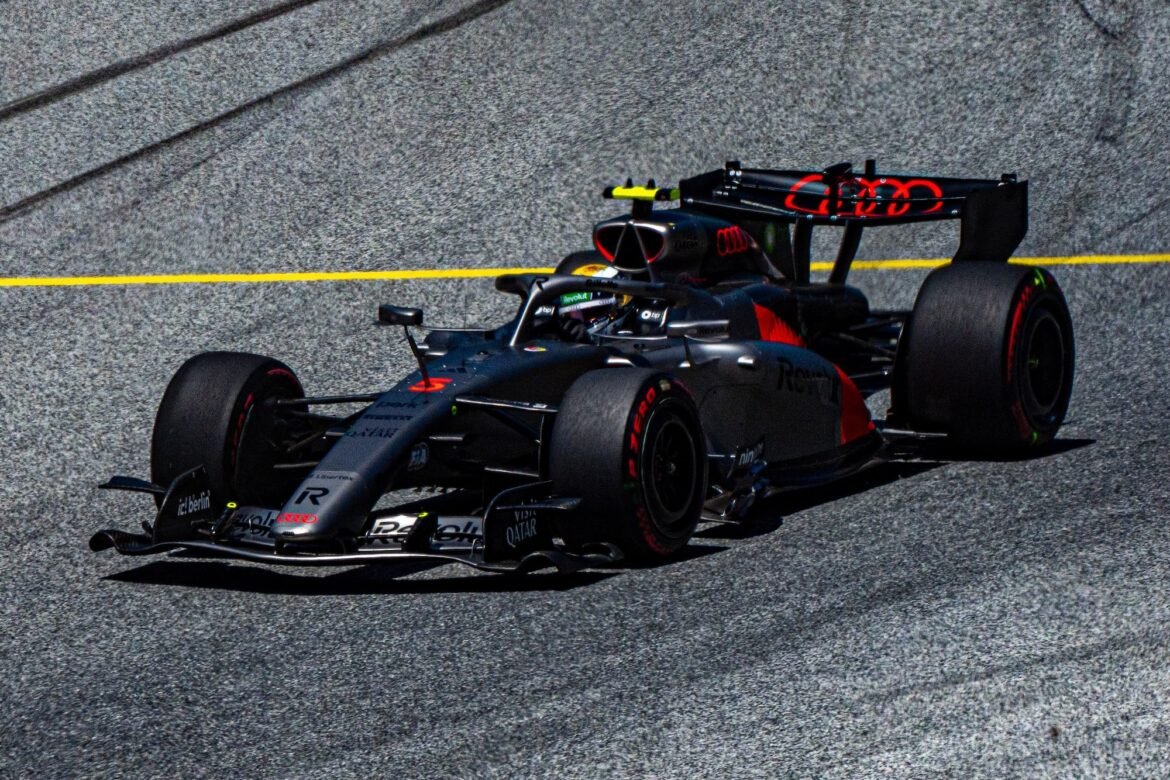 Bortoleto fica em 12º lugar na sessão de treinos livres que inicia o GP da Inglaterra de F1.