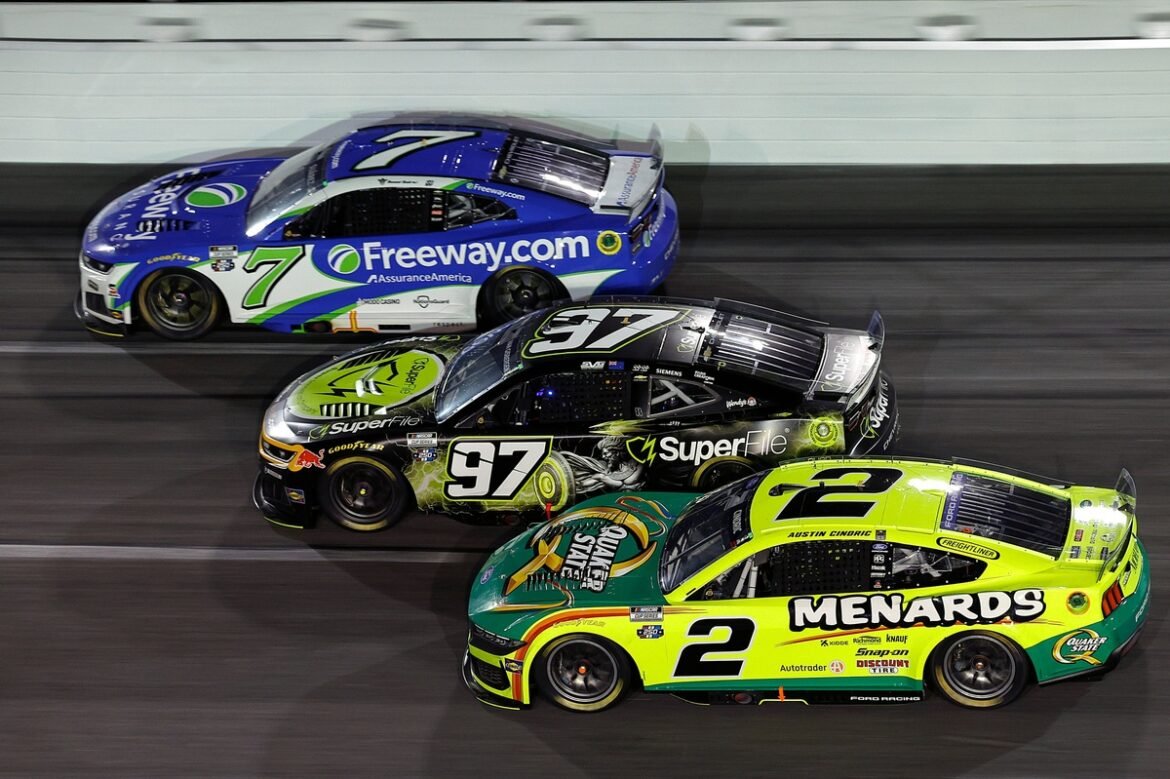 Classificação completa dos pontos da NASCAR Cup após Atlanta II 2026