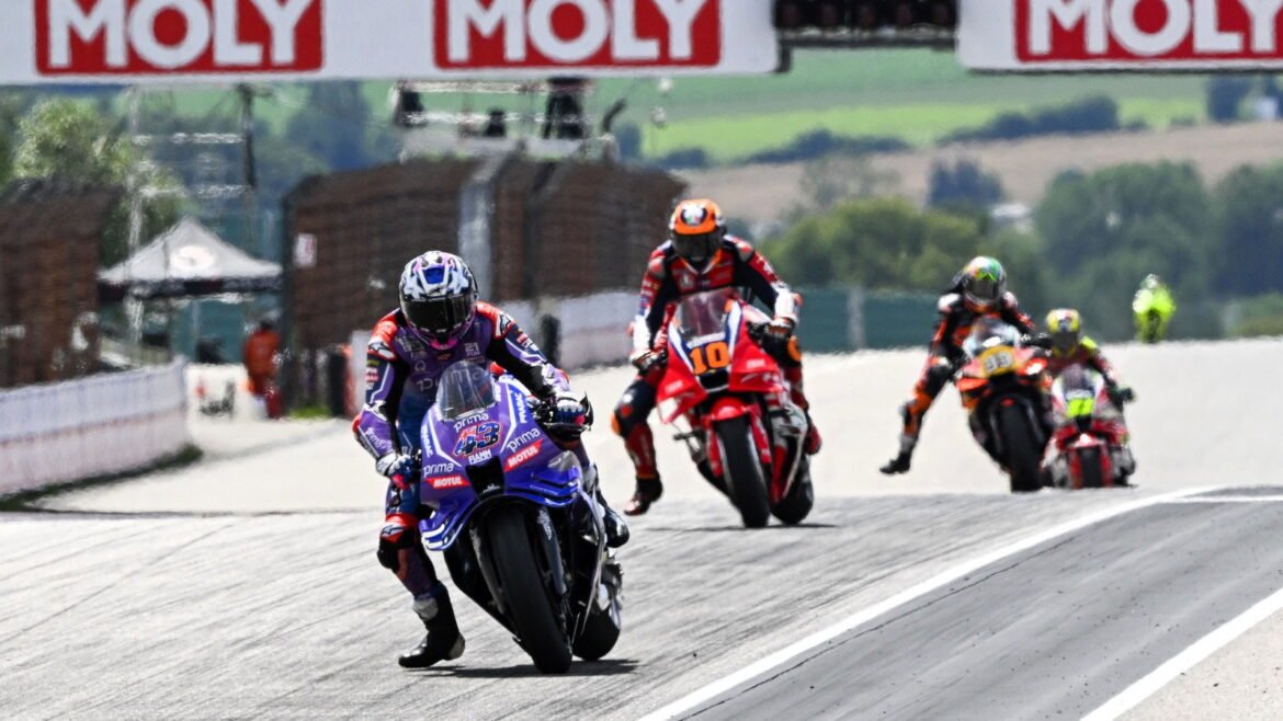 “Como se tivesse um problema” - Luca Marini comenta sobre a drástica desaceleração de Jack Miller na MotoGP.