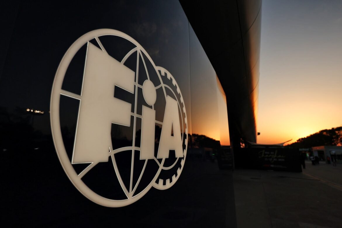 FIA esclarece equívoco que gerou confusão no final do GP da Inglaterra.