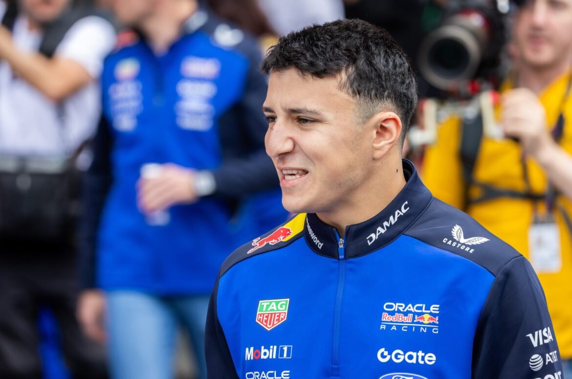 Fãs apoiam a continuidade de Hadjar na Red Bull para a temporada de 2027.