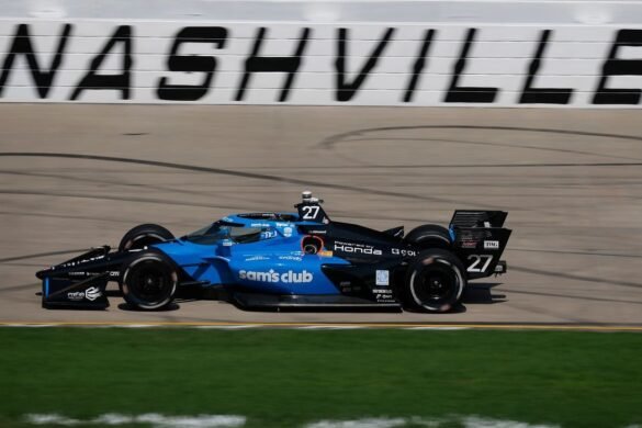 Kyle Kirkwood supera Josef Newgarden e conquista a pole position.
