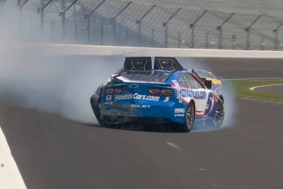 Kyle Larson se acidenta na Brickyard 400 e termina em último lugar.
