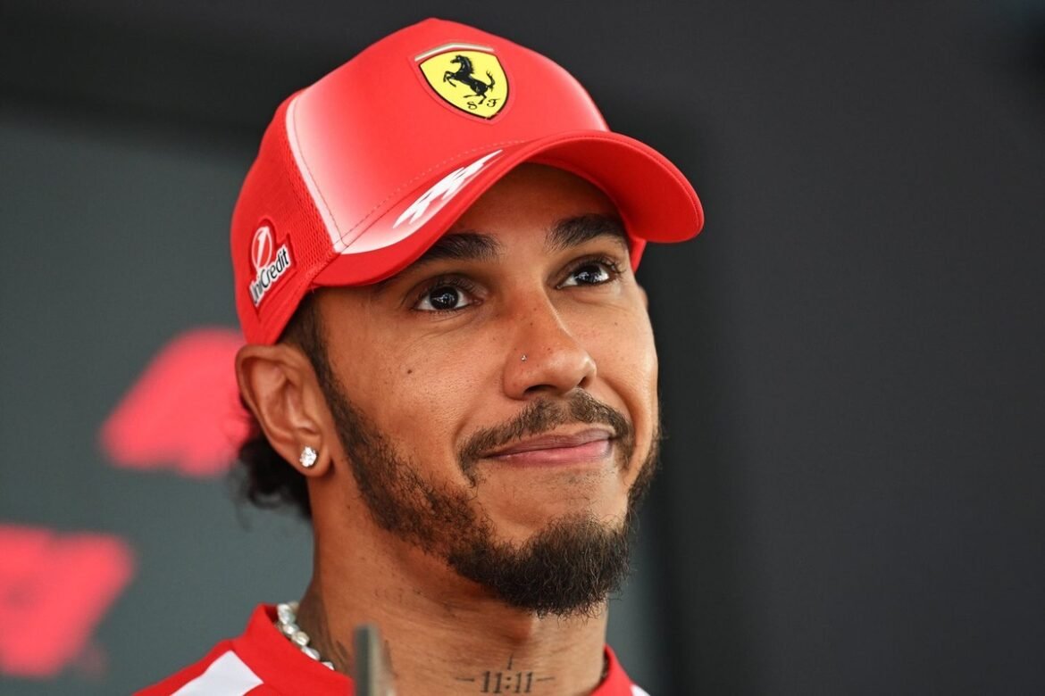 Lewis Hamilton é aclamado como uma "lenda" após emocionante interação com fãs no GP da Bélgica de F1