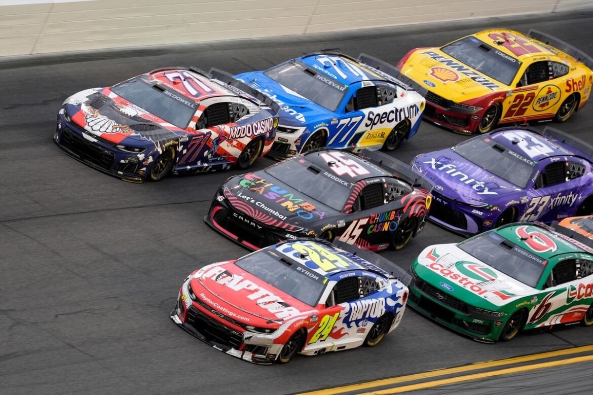 NASCAR apresenta novo pacote de regras para Daytona com o objetivo de melhorar as corridas, com efeito imediato.