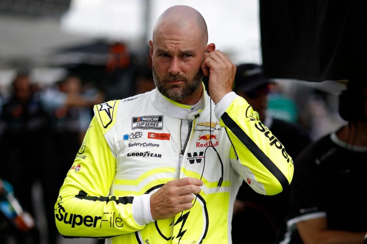 NASCAR se encontra com Austin Hill e Shane van Gisbergen em meio à tensão