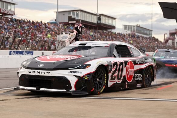 Na NASCAR, estão sendo eliminados os grupos de prática divididos e as sessões serão ampliadas.
