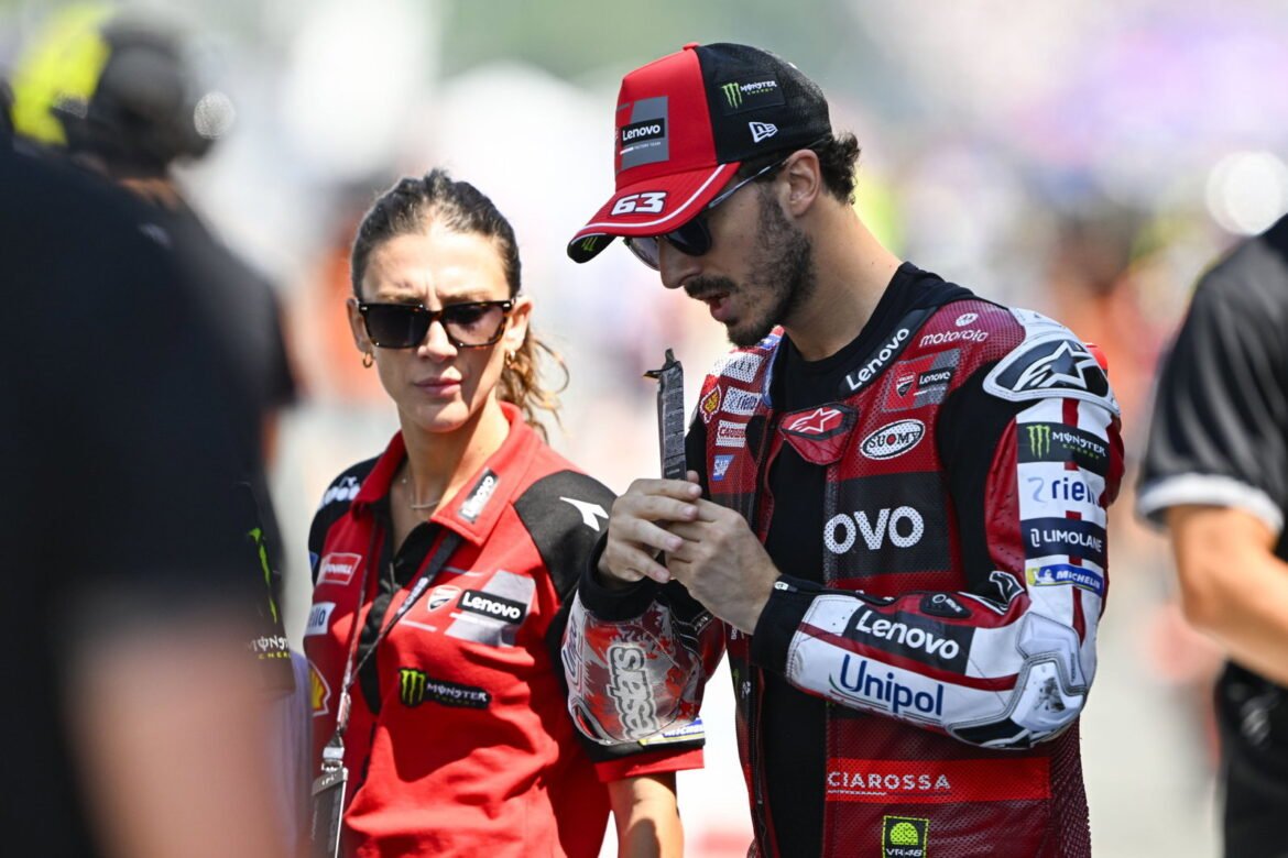 "Não consigo dizer nada" - Mistério em torno da desistência de Pecco Bagnaia no MotoGP de Assen