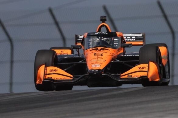 Pato O'Ward transforma duelo da Arrow McLaren em vitória na IndyCar em Mid-Ohio