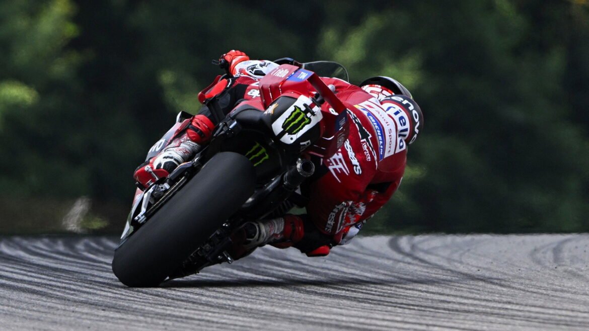 Pecco Bagnaia comenta sobre a dificuldade no "flat track" em Sachsenring após o revés no Q1.