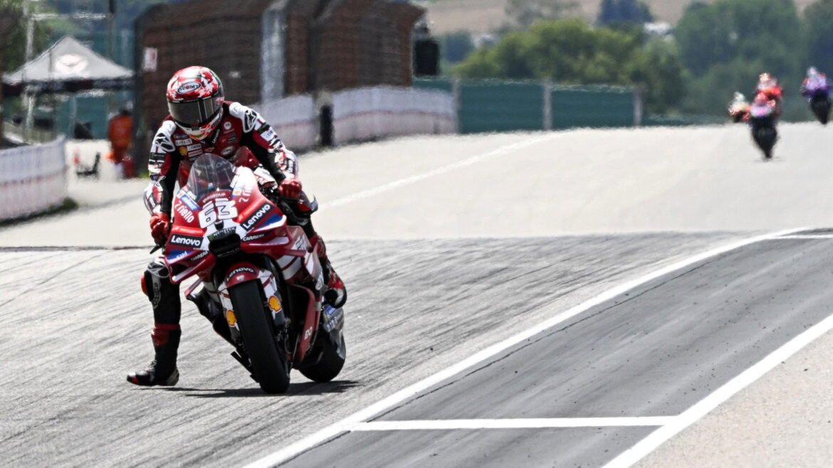 Pecco Bagnaia passa por cirurgia durante a pausa de verão da MotoGP.